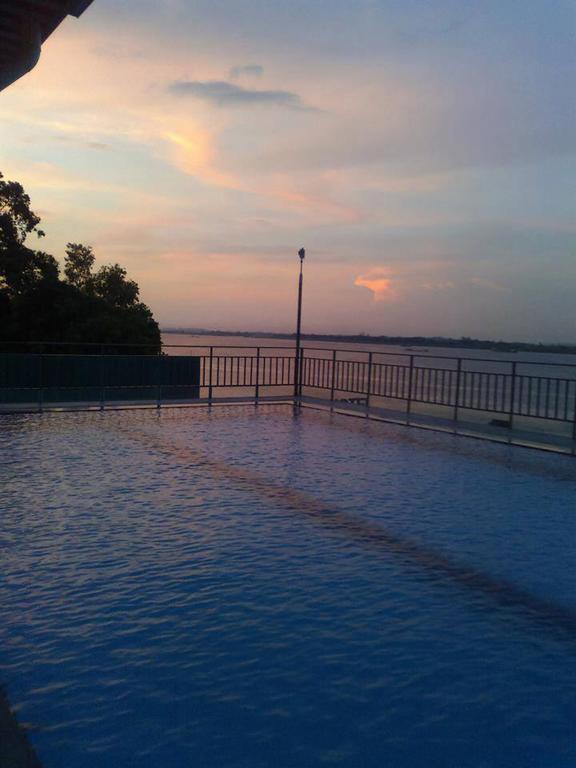 High Sky Hotel Phnom-Penh Buitenkant foto