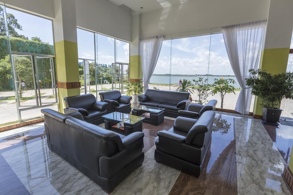 High Sky Hotel Phnom-Penh Buitenkant foto