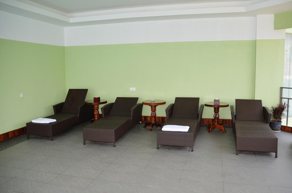 High Sky Hotel Phnom-Penh Buitenkant foto