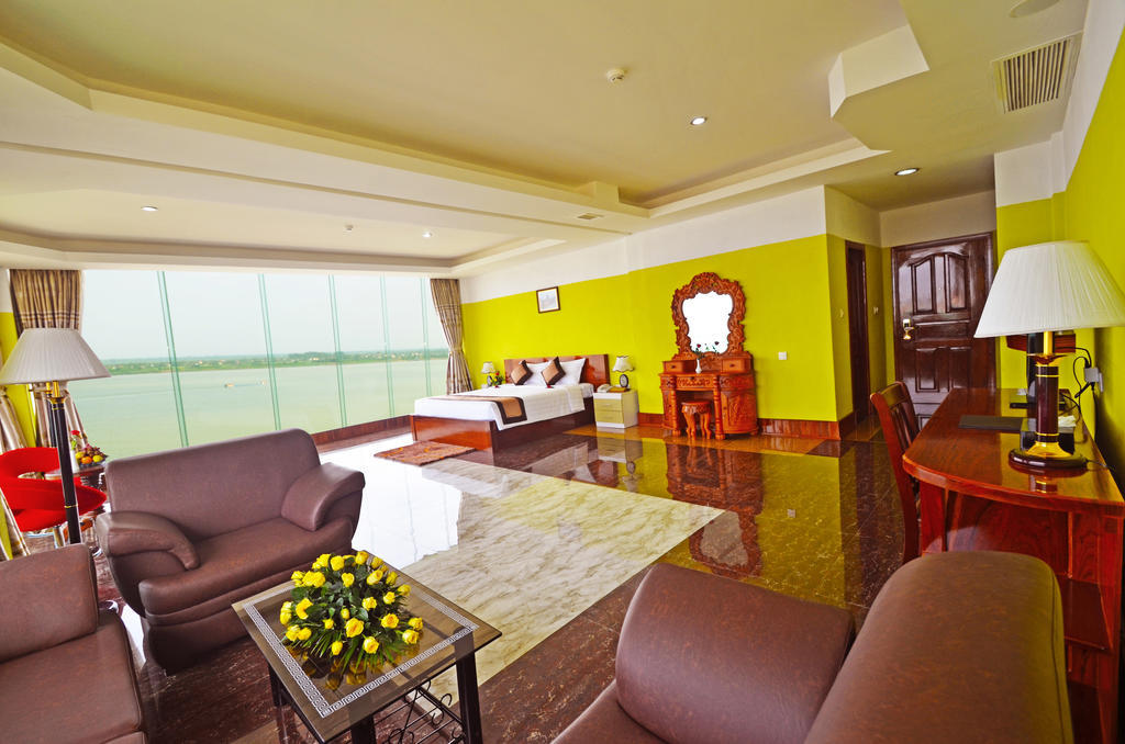 High Sky Hotel Phnom-Penh Buitenkant foto