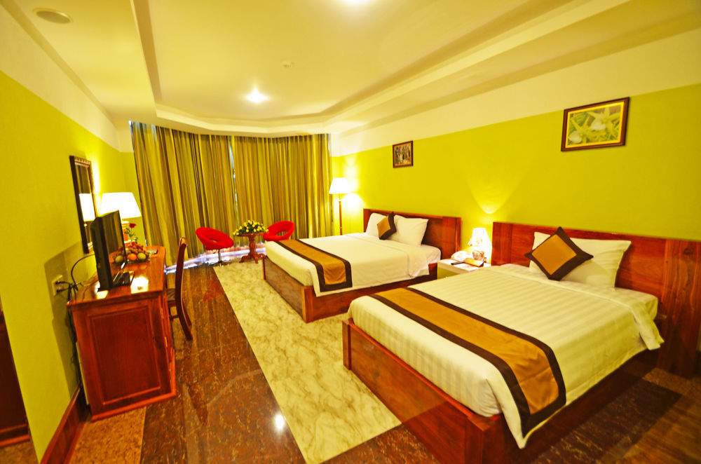 High Sky Hotel Phnom-Penh Buitenkant foto