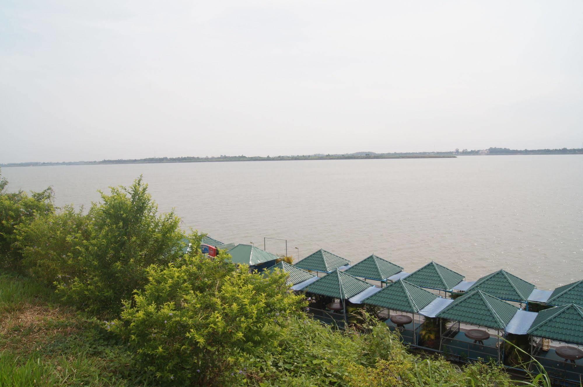 High Sky Hotel Phnom-Penh Buitenkant foto