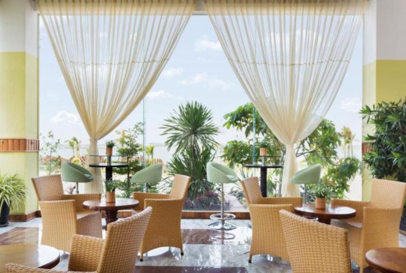 High Sky Hotel Phnom-Penh Buitenkant foto