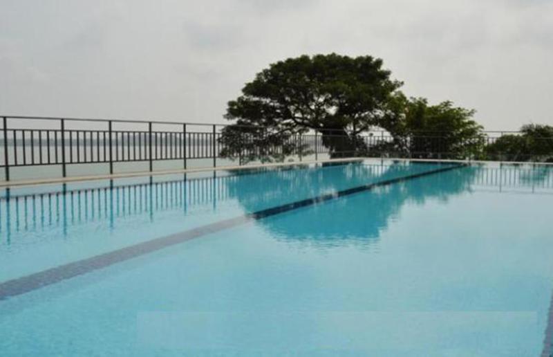 High Sky Hotel Phnom-Penh Buitenkant foto